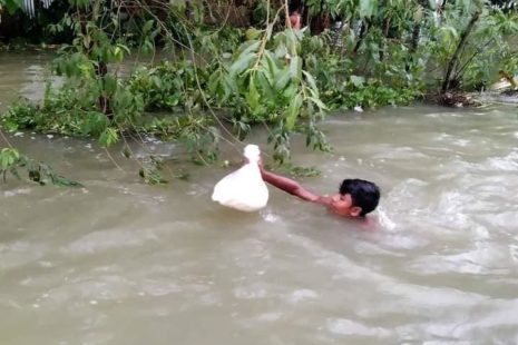 pakistan flooding town underwater